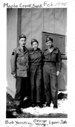 George SL Wong (centre) flanked by his buddies Bob Yeasting (l) and Lyon Joh.